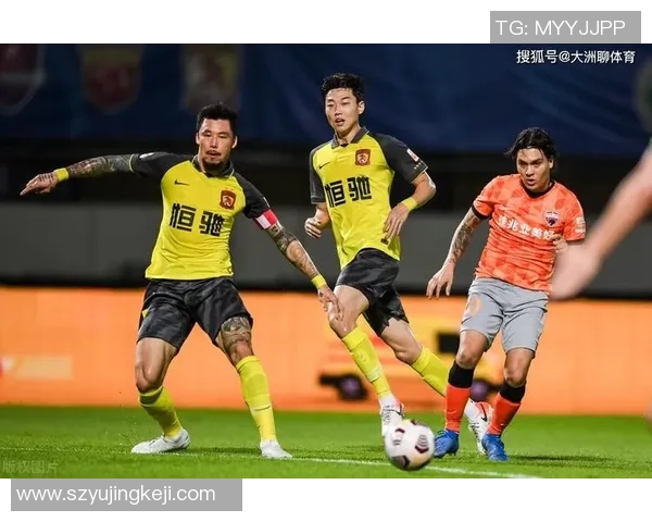 中国足球引进外援历史回顾与影响分析