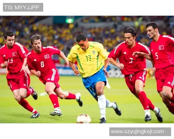 球星足球出场时刻解析:从首发到替补的关键影响及背后故事 球星足球出场时刻解析:从首发到替补的关键影响及背后故事